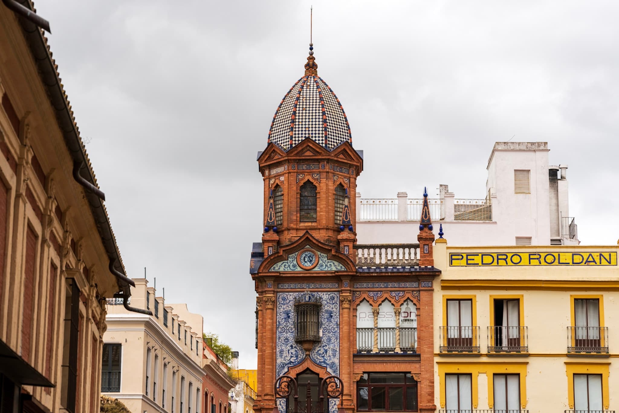 Sevilla, Tiled Spire